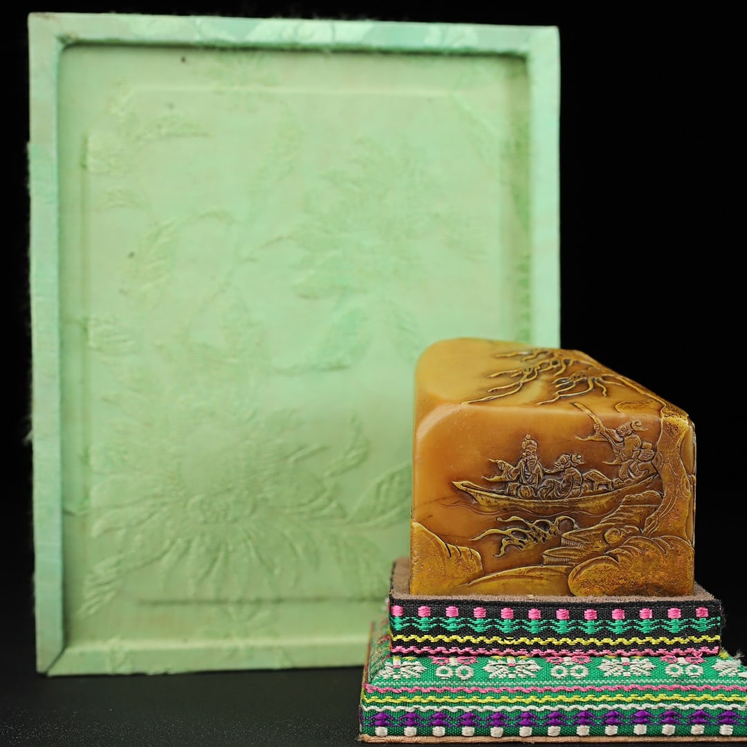 Chinese natural shoushan stone carved seal Qing dynasty: Size: Height 6.2 cm - Width 6.4 cm Materials: Natural Shoushan stone Time Period: Qing dynasty Manufactured Date: Qianlong Period Object: Chinese Antique ⛨ Purchase With Confidence ✔