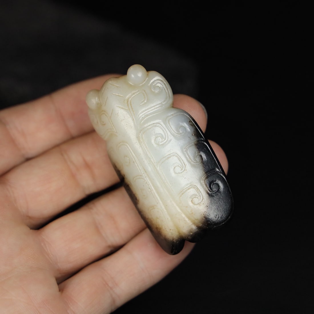 Chinese natural jade carved ornaments Qing dynasty: Size: Height 6 cm - Width 3.5 cm Materials: Natural Jade Time Period: Qing dynasty Manufactured Date: Qianlong Period Object: Chinese Antique ⛨ Purchase With Confidence ✔ Verified A