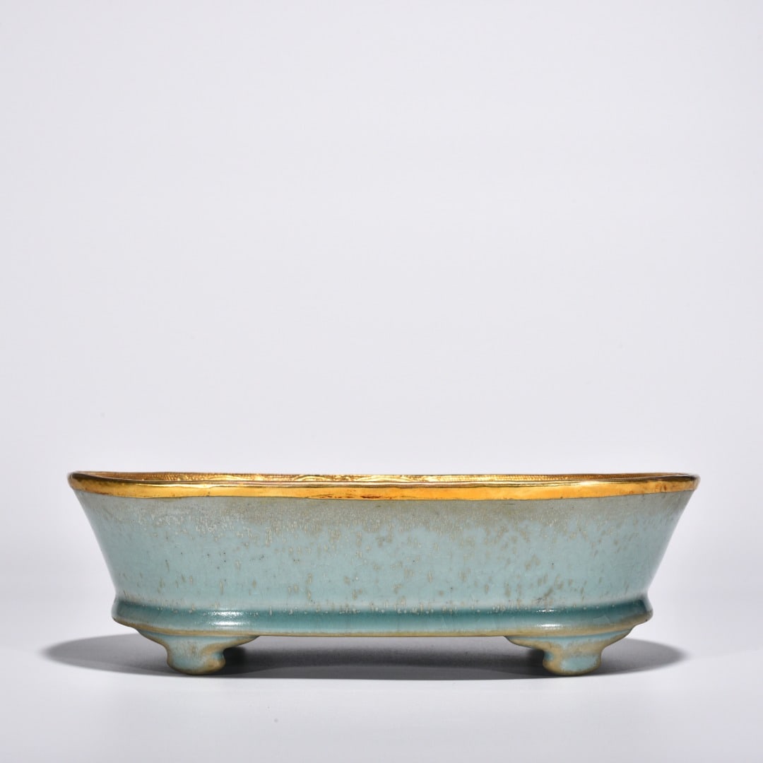 Song Dynasty Ru kiln azure-glazed narcissus basin gilt inlaid with precious stones (1 of 9)