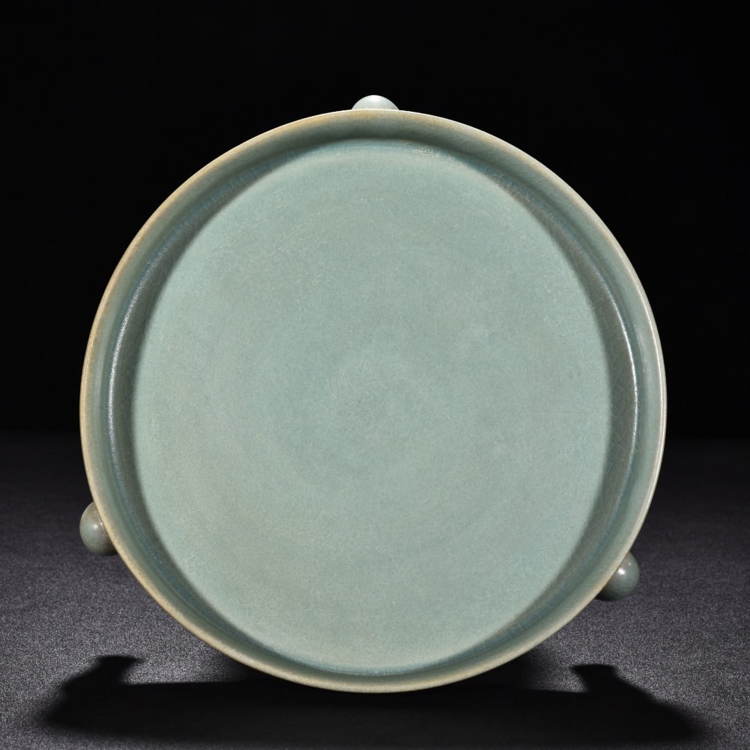 Song Dynasty Ru Kiln azure glaze three-legged dazzling washer (1 of 9)