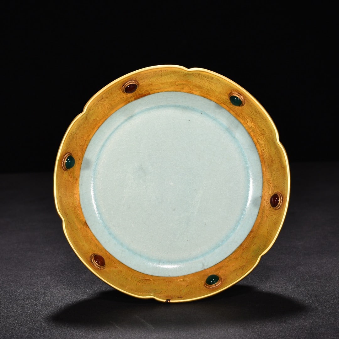 Song Dynasty Ru ware celadon-glazed washer engraved gemstones: Size: Width 14 cm - Height 4 cm Materials: Porcelain Time Period: Song dynasty Manufactured Date: 10th-c Period Object: Chinese Antique ⛨ Purchase With Confidence ✔ Verified Auction