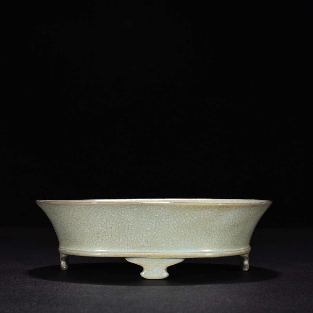 Chinese Ru kiln narcissus basin Song Dynasty (1 of 9)