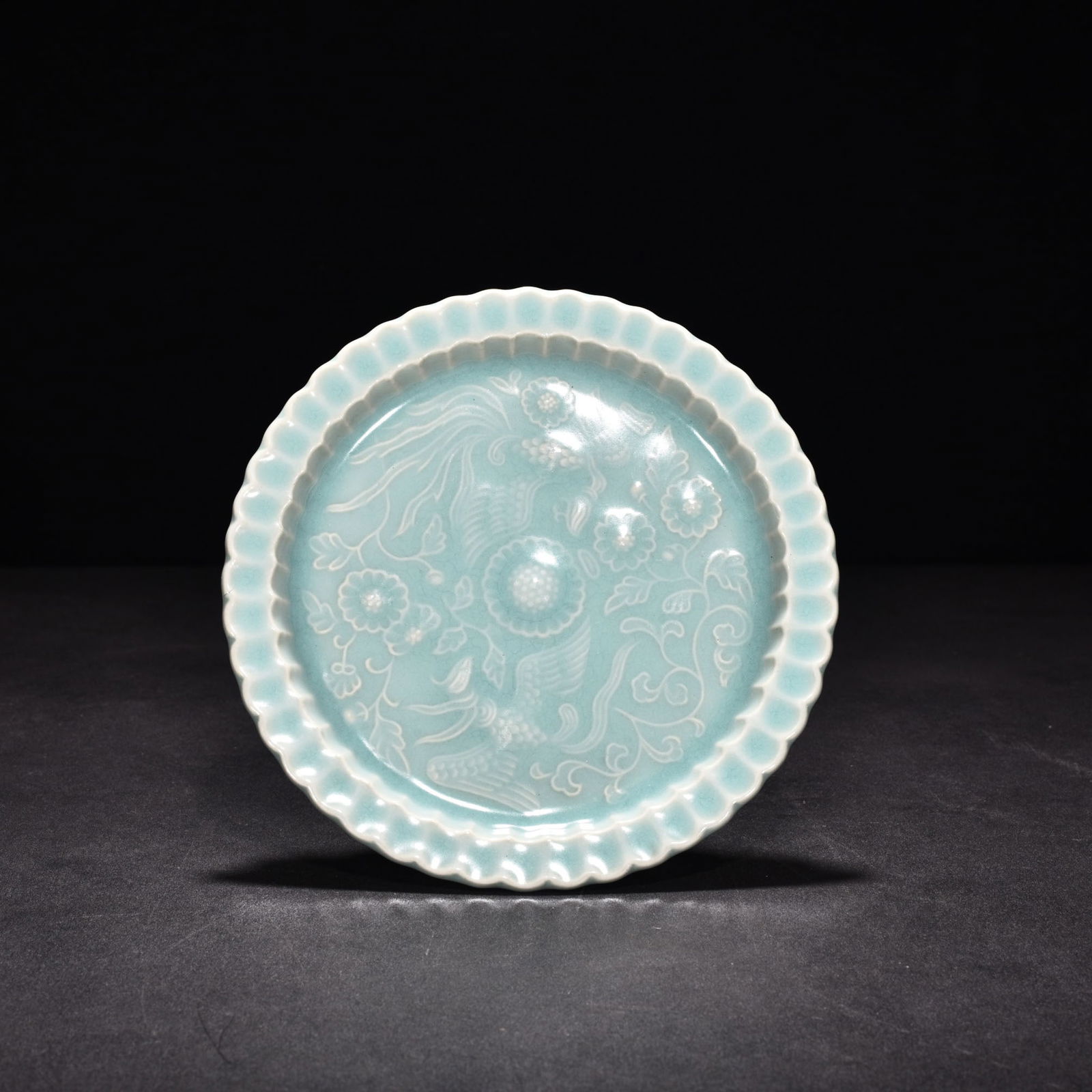 Song Dynasty pink and green glazed melon fruit plate: Size: Width 17 cm - Height 2.8 cm Materials: Porcelain Time Period: Song dynasty Manufactured Date: 10th-c Period Object: Chinese Antique ⛨ Purchase With Confidence ✔ Verified Aucti