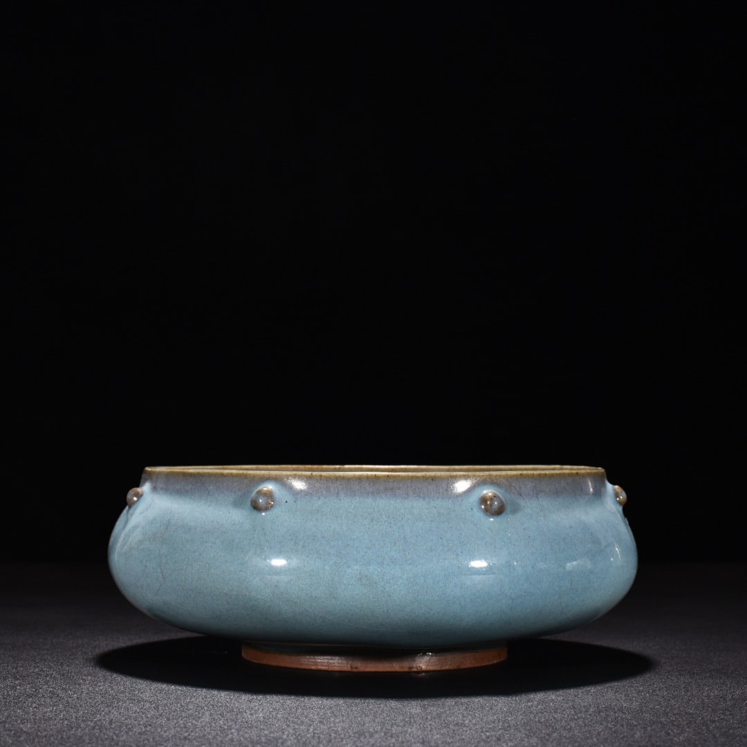 Song Dynasty Jun Kiln Sky Blue Glazed Obsidian Grape Purple Drum Nail Wash: Size: Width 20 cm - Height 7.5 cm Materials: Porcelain Time Period: Song dynasty Manufactured Date: 10th-c Period Object: Chinese Antique ⛨ Purchase With Confidence ✔ Verified Aucti