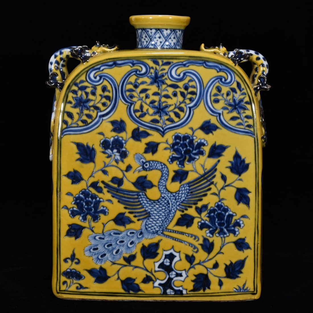 Yuan Dynasty blue and yellow phoenix four-series flat vase: Size: Height 22.5 cm - Width 18 cm Materials: Porcelain Time Period: Yuan dynasty Manufactured Date: 13th-c Period Object: Chinese Antique ⛨ Purchase With Confidence ✔ Verified Auct