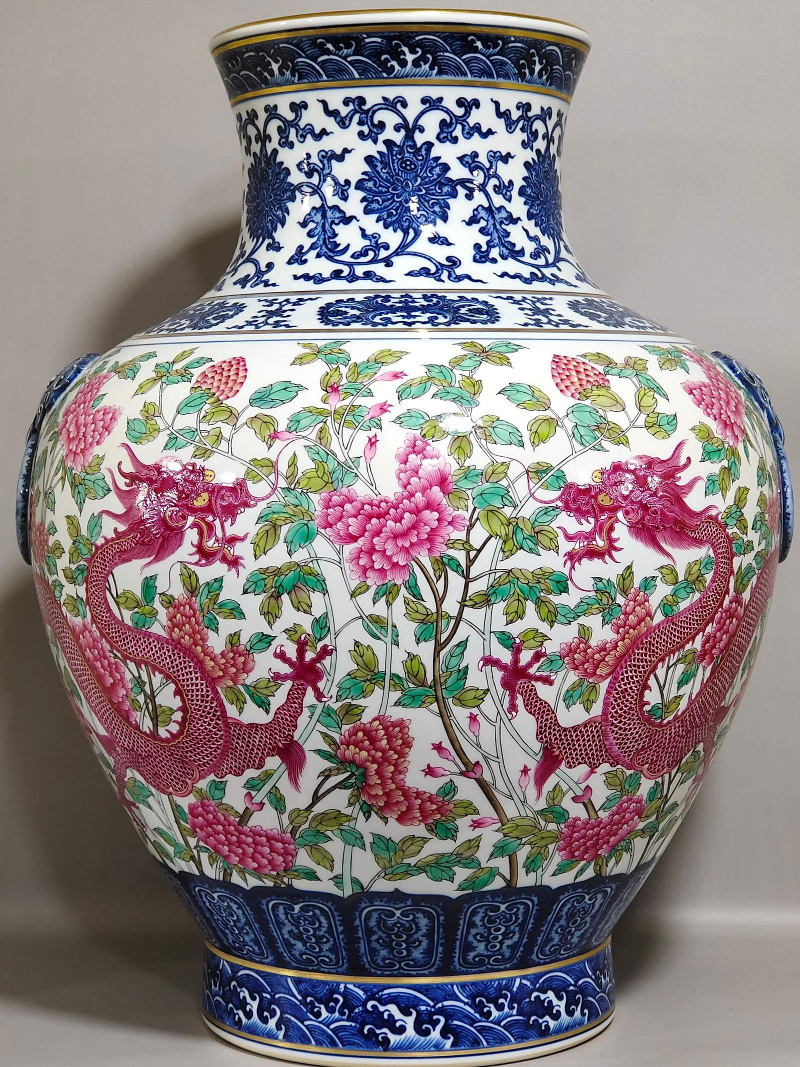 Very RARE Chinese famille rose porcelain vase Qing dynasty Qianlong Mark & Period (1 of 9)