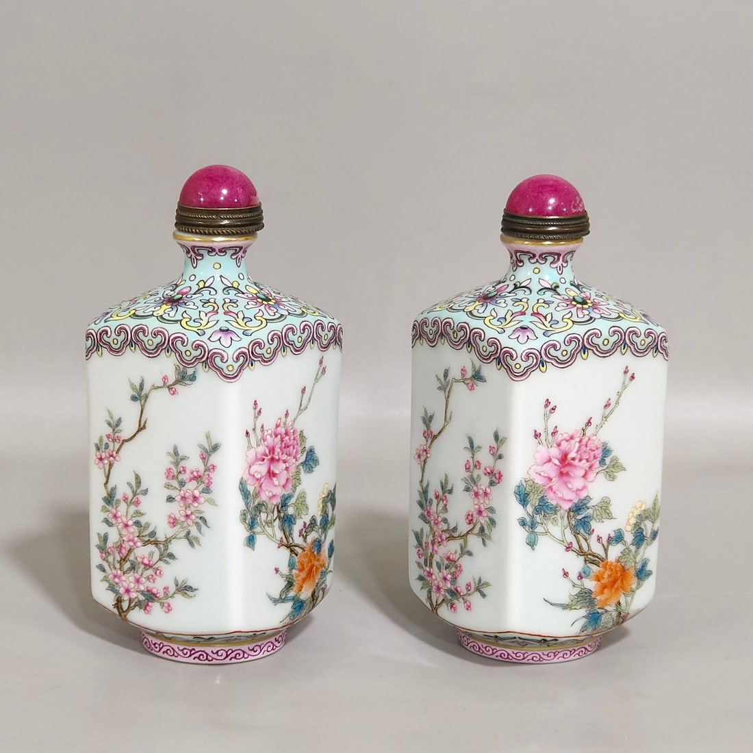 Qing Dynasty Qianlong Greenland Four Seasons Flower Snuff Bottle (1 of 9)