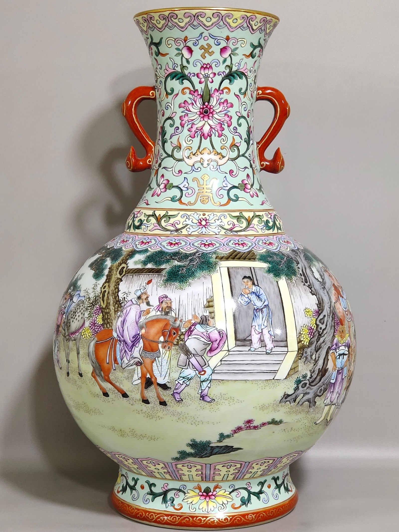 Qing Dynasty Qianlong green land edge Fu Shou cottage poems amphorae (1 of 8)