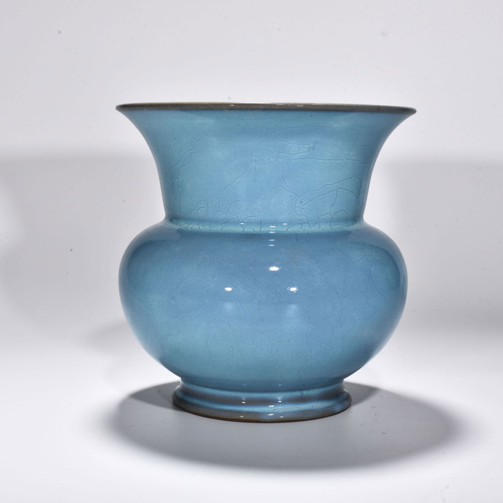 Song Dynasty Jun kiln sky blue glaze earthworm mud slag bucket flower pot (1 of 9)