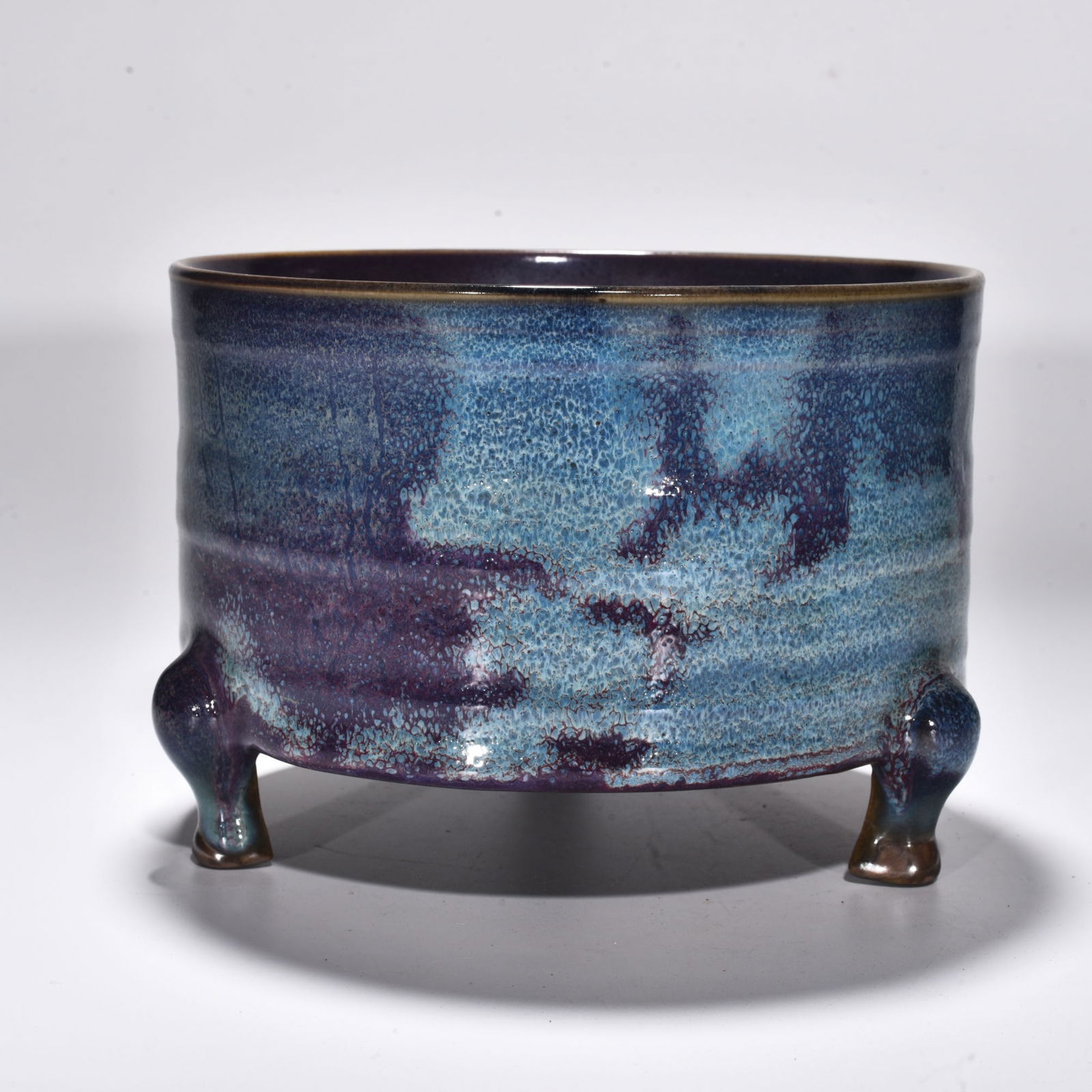 Song Dynasty Jun kiln rose purple kiln turned into three-legged burial furnace (1 of 6)