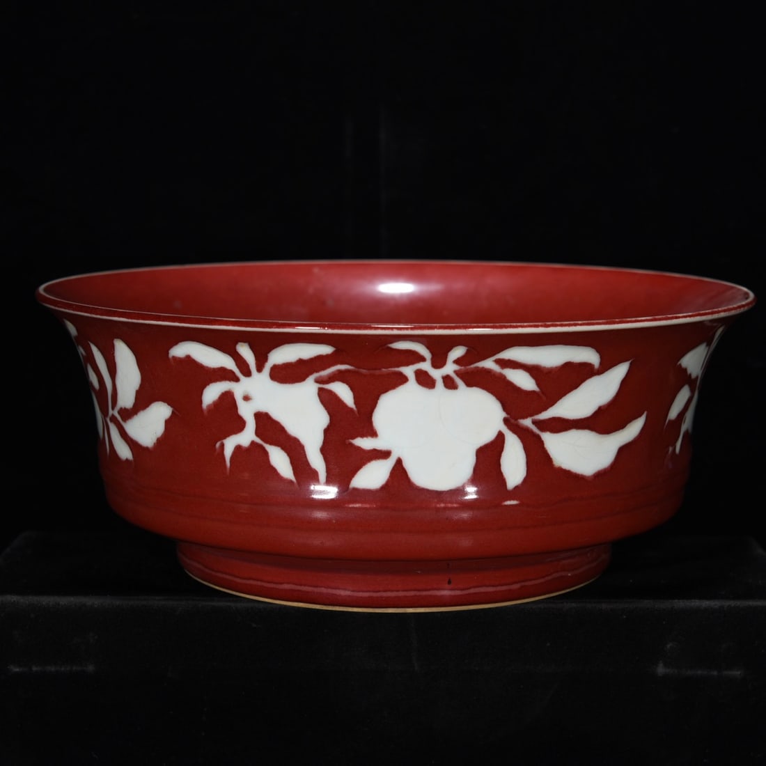 Ming Dynasty Xuande Festival red gilt white auspicious flower and fruit bowl: Size: Width 28 cm - Height 11 cm Materials: Porcelain Time Period: Ming dynasty Manufactured Date: Xuande Mark & Period Object: Chinese Antique ⛨ Purchase With Confidence ✔ Verified
