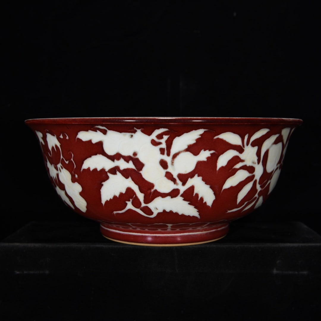Ming Dynasty Xuande Festival red gilt white auspicious flower and fruit bowl (1 of 8)