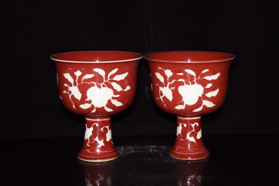 Ming Dynasty Xuande Festival red gilt white tall bowl pair: Size: Width 17 cm - Height 16 cm Materials: Porcelain Time Period: Ming dynasty Manufactured Date: Xuande Mark & Period Object: Chinese Antique ⛨ Purchase With Confidence ✔ Verified