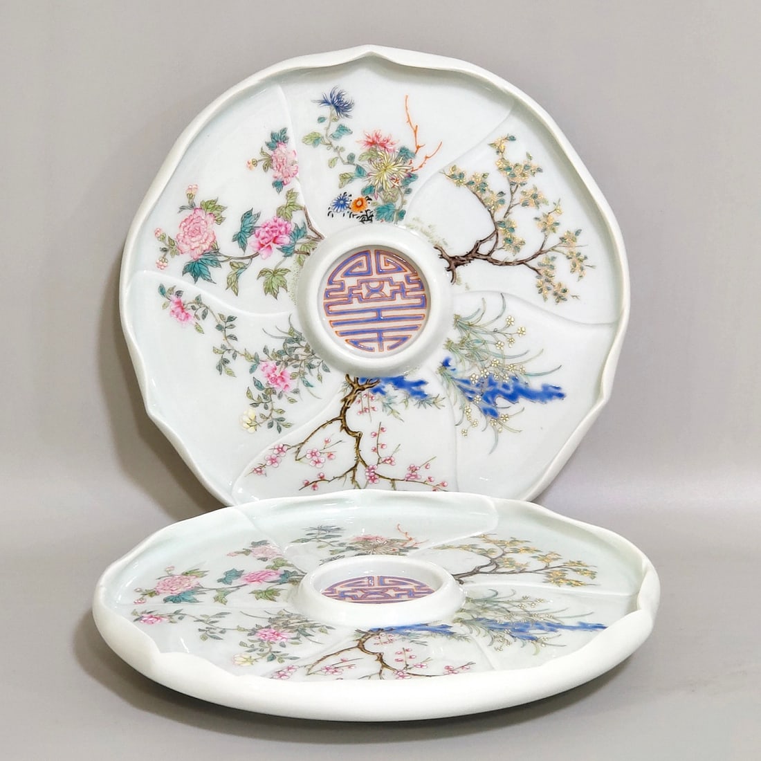 Chinese famille rose porcelain dish pair Qing dynasty Qianlong Mark & Period (1 of 9)