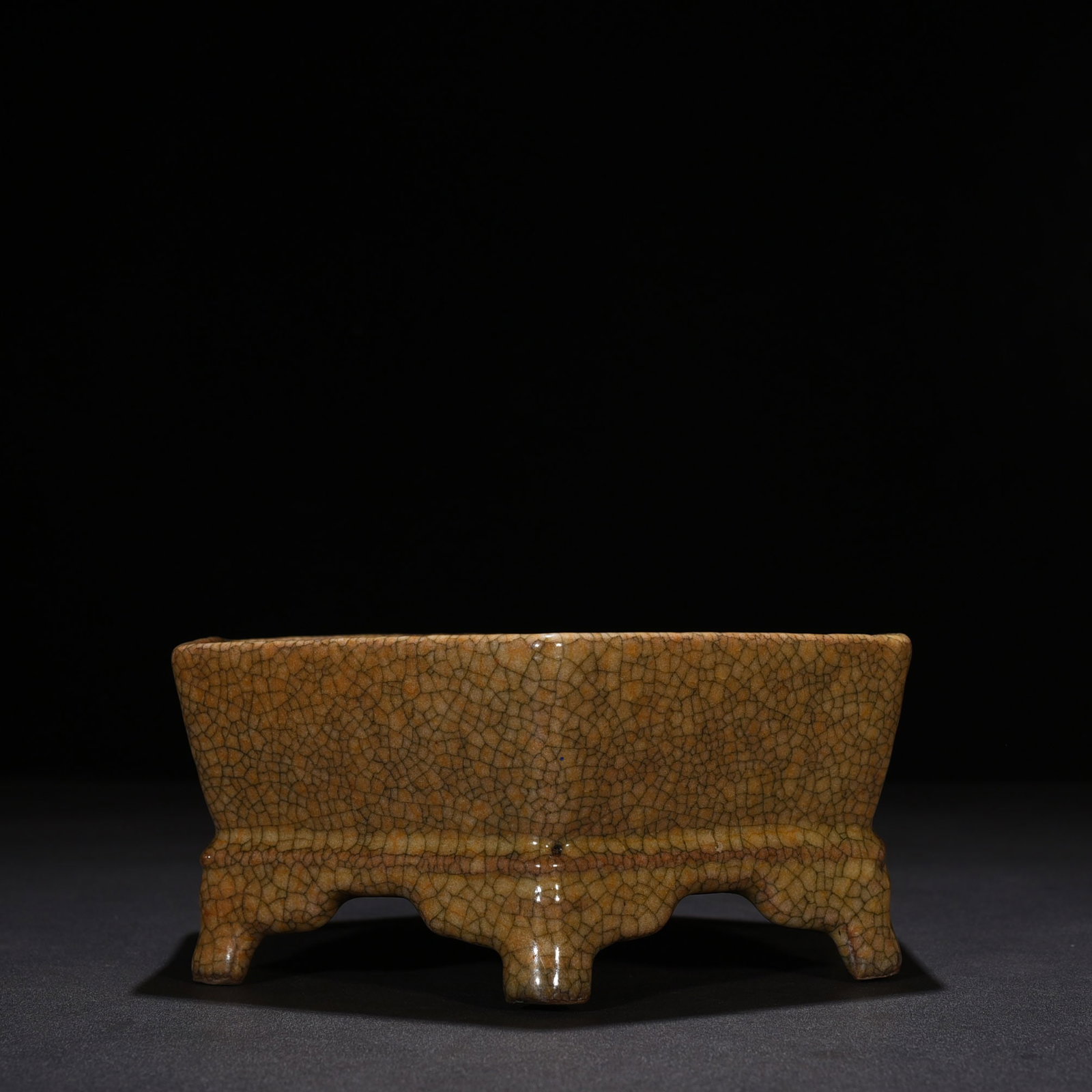 Song Dynasty ge kiln six-way washer: Size: Width 19 cm - Height 9 cm Materials: Porcelain Time Period: Song dynasty Manufactured Date: 10th-c Period Object: Chinese Antique ⛨ Purchase With Confidence ✔ Verified Auction