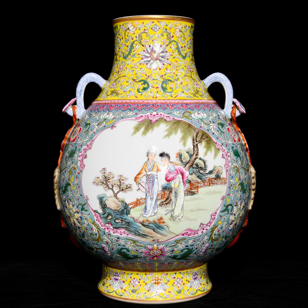 Qianlong period Qing Dynasty pastel lady figure Ruyi Ear zun: Size: Height 39 cm - Width 29 cm Materials: Porcelain Time Period: Qing dynasty Manufactured Date: Qianlong Mark & Period Object: Chinese Antique ⛨ Purchase With Confidence ✔ Verifi