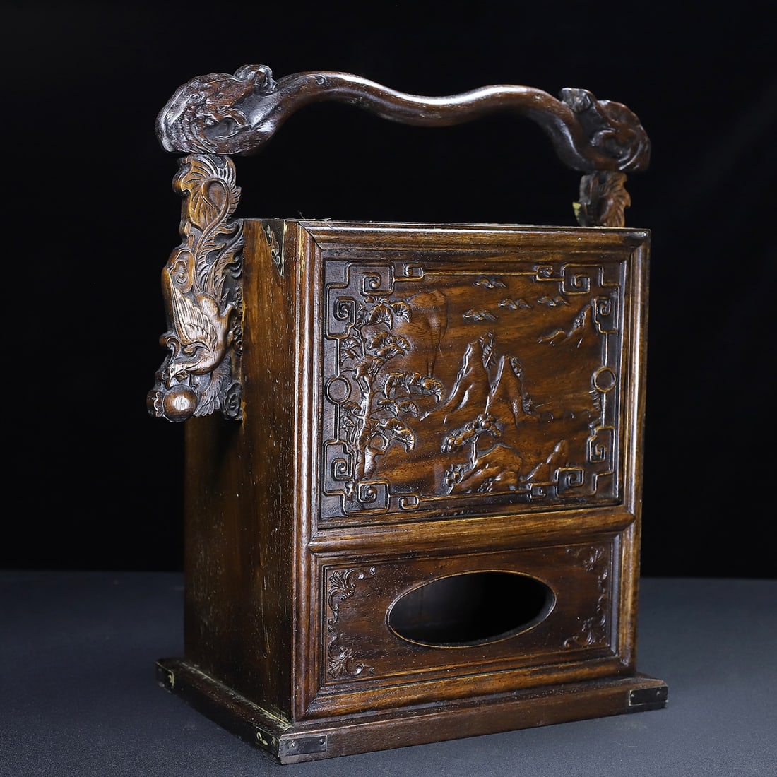 Chinese rosewood carved food box Qing Dynasty: Size: Height 40 cm - Width 37 cm Materials: Natural Rosewood Time Period: Qing dynasty Manufactured Date: Qianlong Period Object: Chinese Antique ⛨ Purchase With Confidence ✔ Verifi