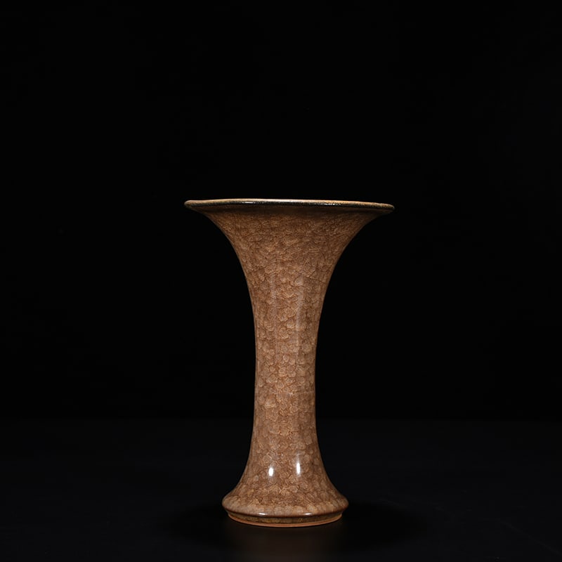 Song Dynasty Guan kiln fried rice yellow ice cracked flower goblet (1 of 9)