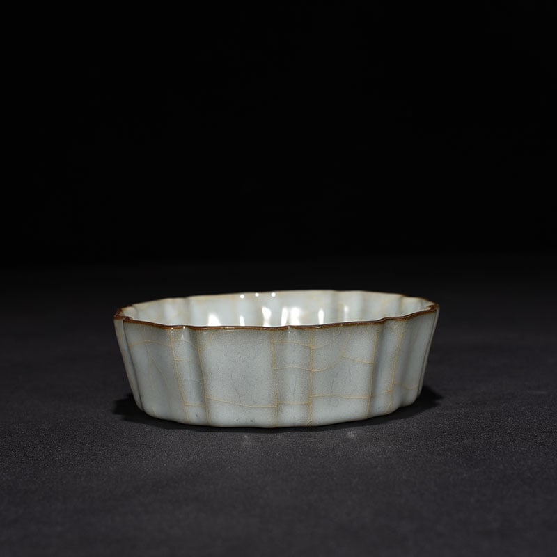 Song Dynasty Guan kiln Kui Kou washer: Size: Width 12 cm - Height 4 cm Materials: Porcelain Time Period: Song dynasty Manufactured Date: 10th-c Period Object: Chinese Antique ⛨ Purchase With Confidence ✔ Verified Auction