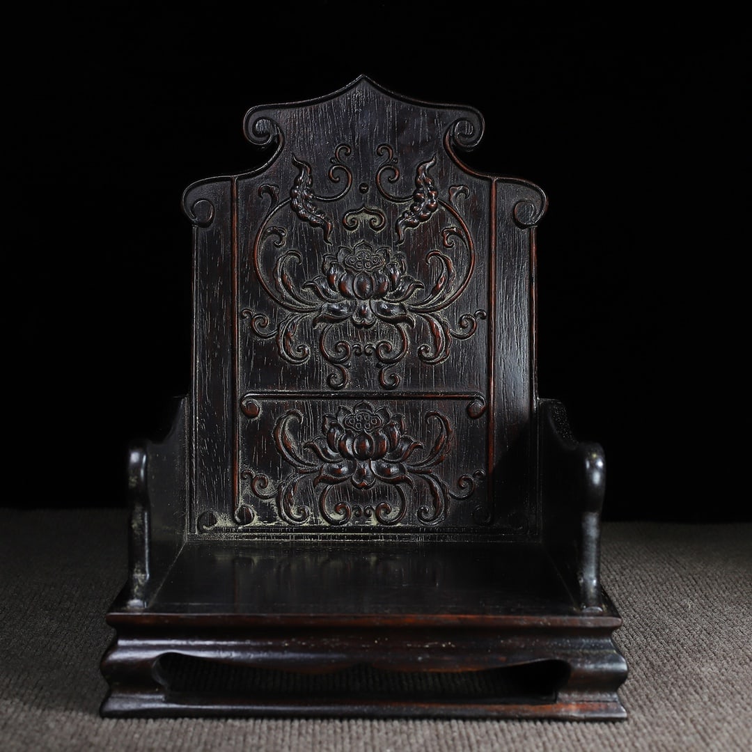 Chinese rosewood carved throne statue Qing dynasty: Size: Height 35 cm - Width 27 cm Materials: Natural Rosewood Time Period: Qing dynasty Manufactured Date: Qianlong Period Object: Chinese Antique ⛨ Purchase With Confidence ✔ Verifi