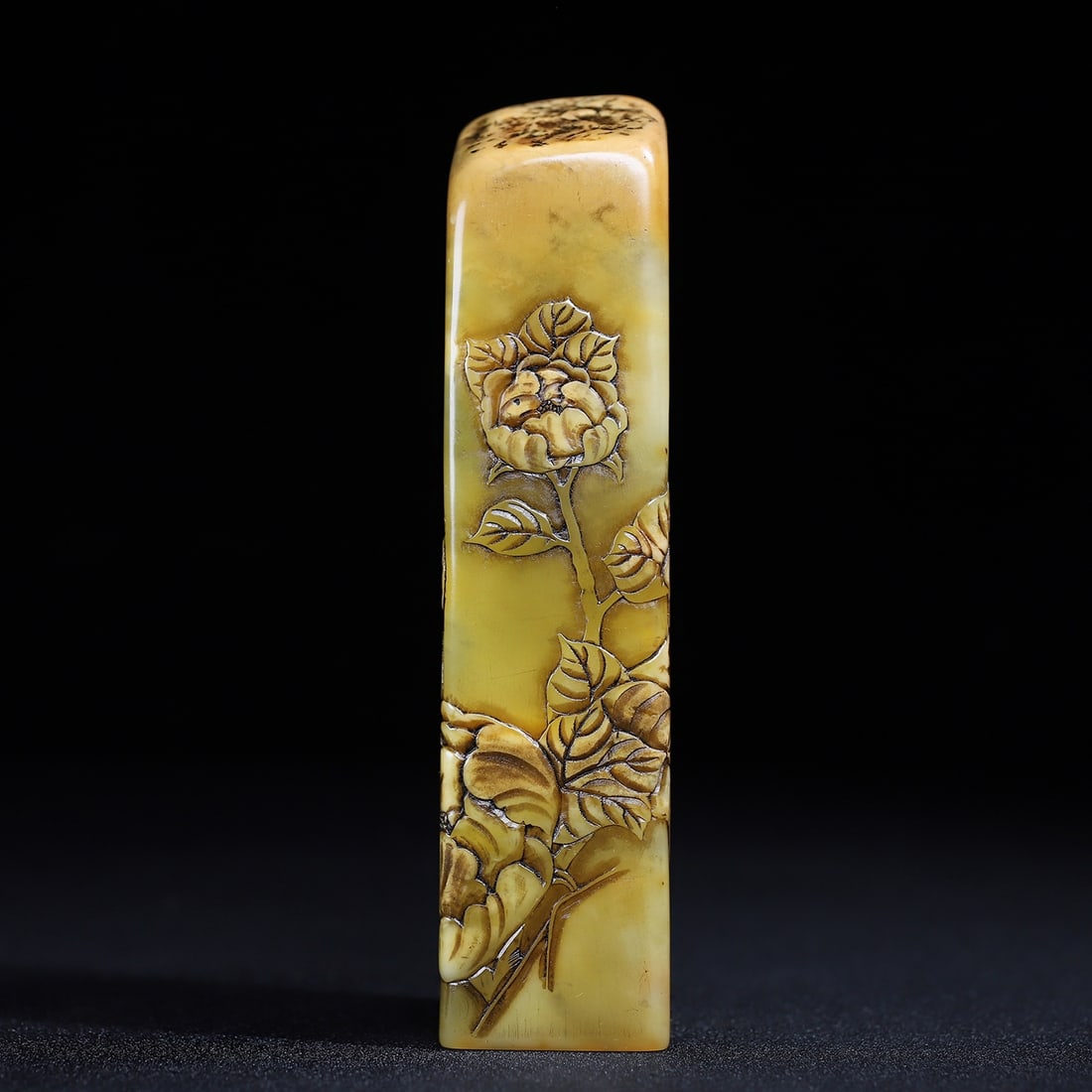 Chinese natural shoushan stone carved seal Qing dynasty: Size: Height 13.8 cm - Width 3.3 cm Materials: Natural Shoushan stone Time Period: Qing dynasty Manufactured Date: Qianlong Period Object: Chinese Antique ⛨ Purchase With Confidence Ϩ