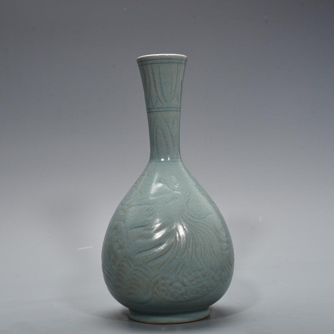 Song Dynasty Ru kiln azure glaze engraved phoenix pattern bile vase: Size: Height 28 cm - Width 15 cm Materials: Porcelain Time Period: Song dynasty Manufactured Date: 10th-c Object: Chinese Antique ⛨ Purchase With Confidence ✔ Verified Auction House