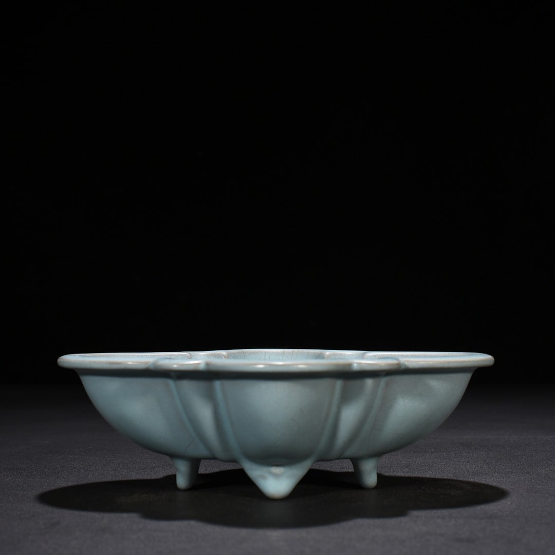 Song Dynasty Ru kiln azure glaze and begonia washer: Size: Width 20 cm - Height 6 cm Materials: Porcelain Time Period: Song dynasty Manufactured Date: 10th-c Period Object: Chinese Antique ⛨ Purchase With Confidence ✔ Verified Auction
