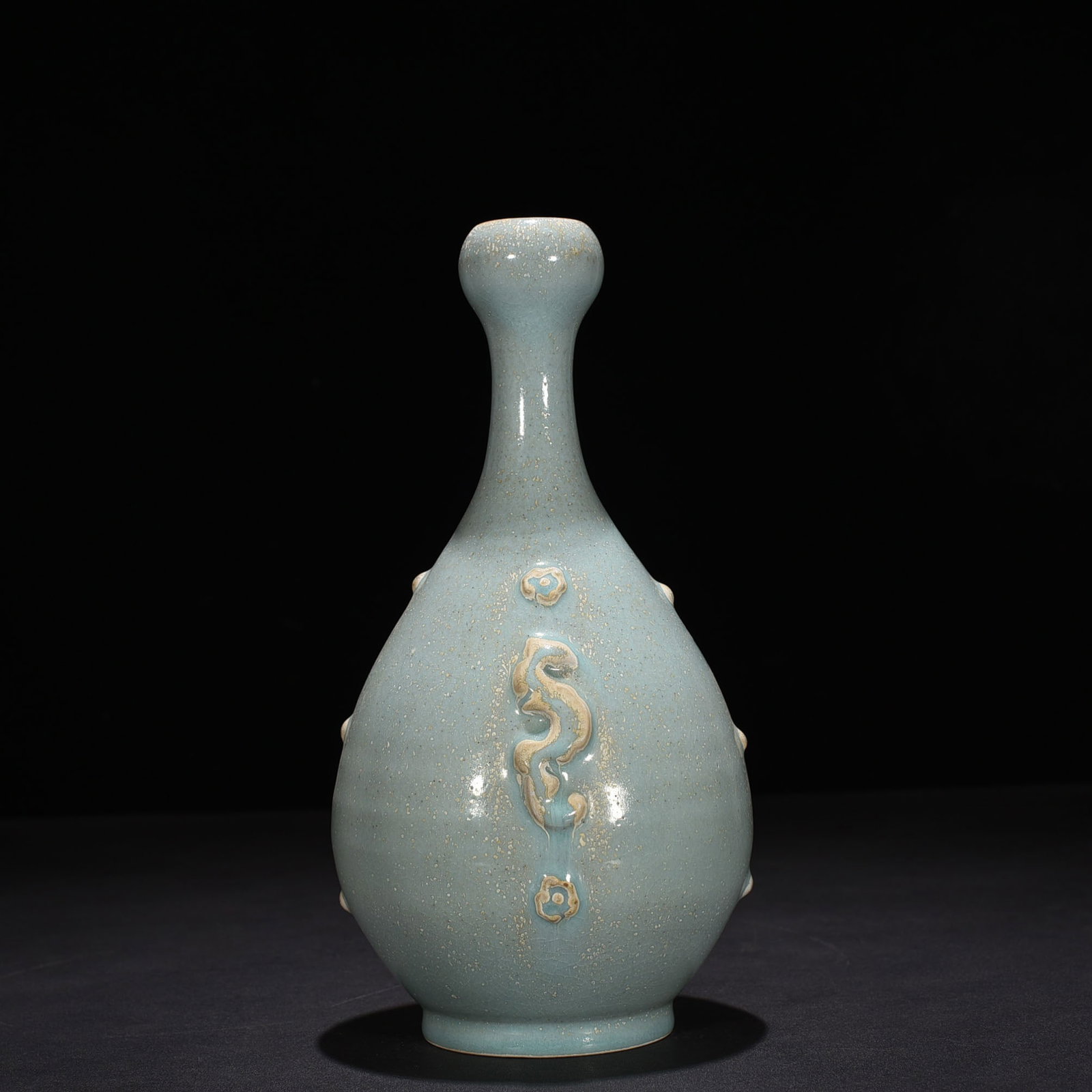 Song Dynasty Ru Kiln azure glaze drum-nailed garlic vase (1 of 6)