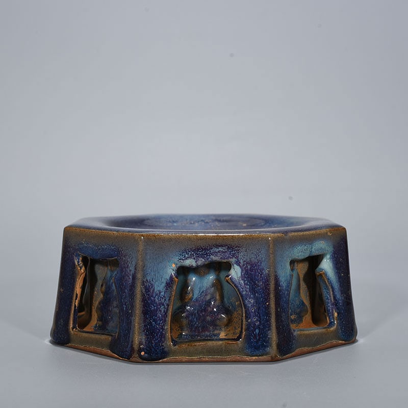 Song Dynasty Jun Kiln Rose Purple Glaze Eight Directions Buddha Washing Inkstone: Size: Width 9 cm - Height 8 cm Materials: Porcelain Time Period: Song dynasty Manufactured Date: 10th-c Period Object: Chinese Antique ⛨ Purchase With Confidence ✔ Verified Auction