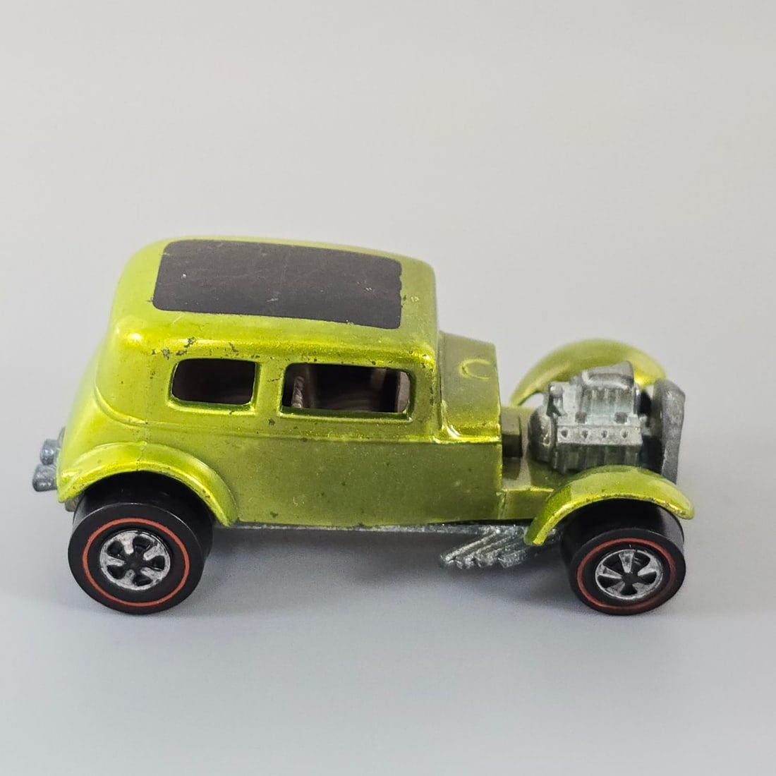 Redline Classic '32 Ford Vicky (1 of 6)