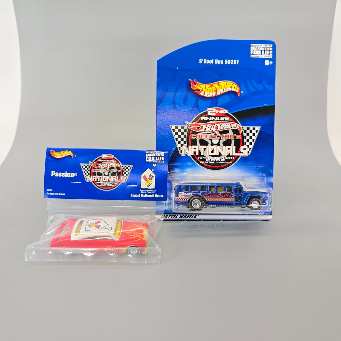 Hot Wheels Collectors Nationals S'cool Bus and Purple Passion (1 of 10)