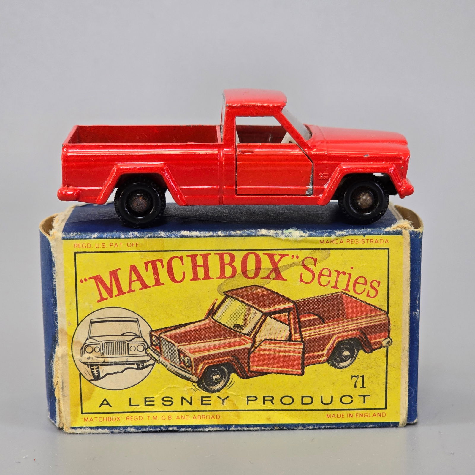 Lesney Matchbox Series Jeep Gladiator Pick-up truck with box (1 of 7)