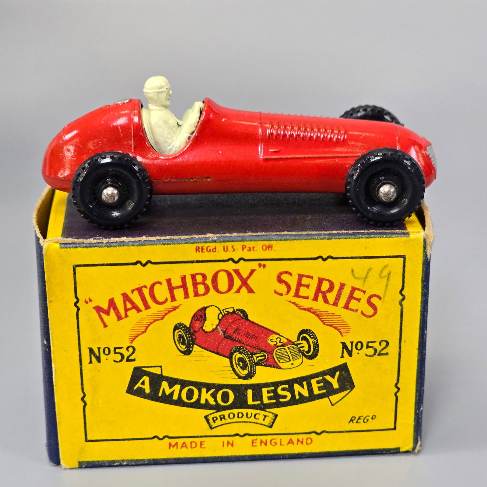Moko Lesney Matchbox Series Maserati 4CLT/1948 with box (1 of 7)