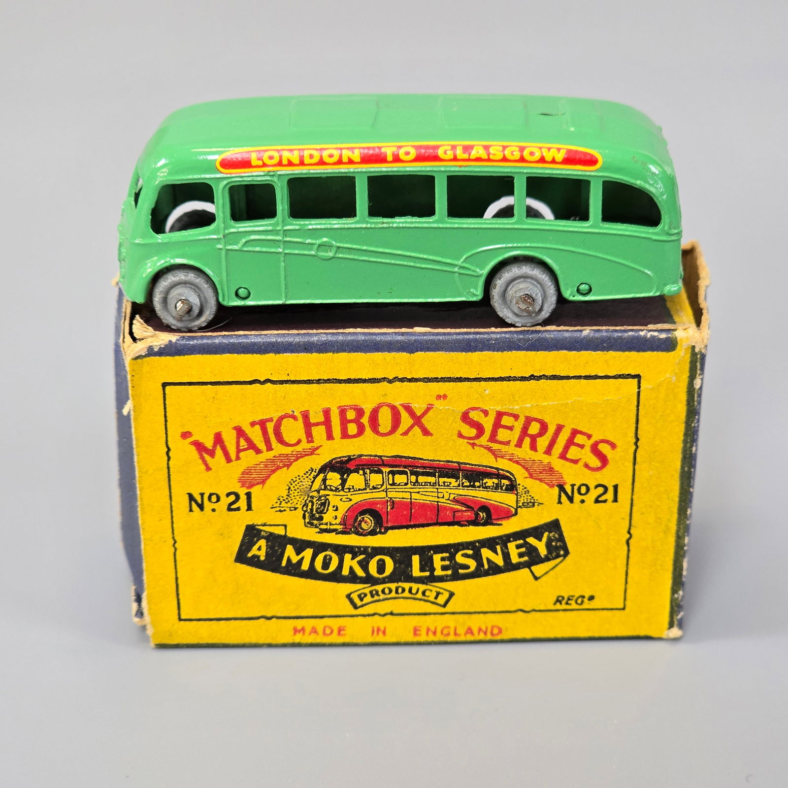 Moko Lesney Matchbox Series Bedford Duple Luxury Coach with box (1 of 10)