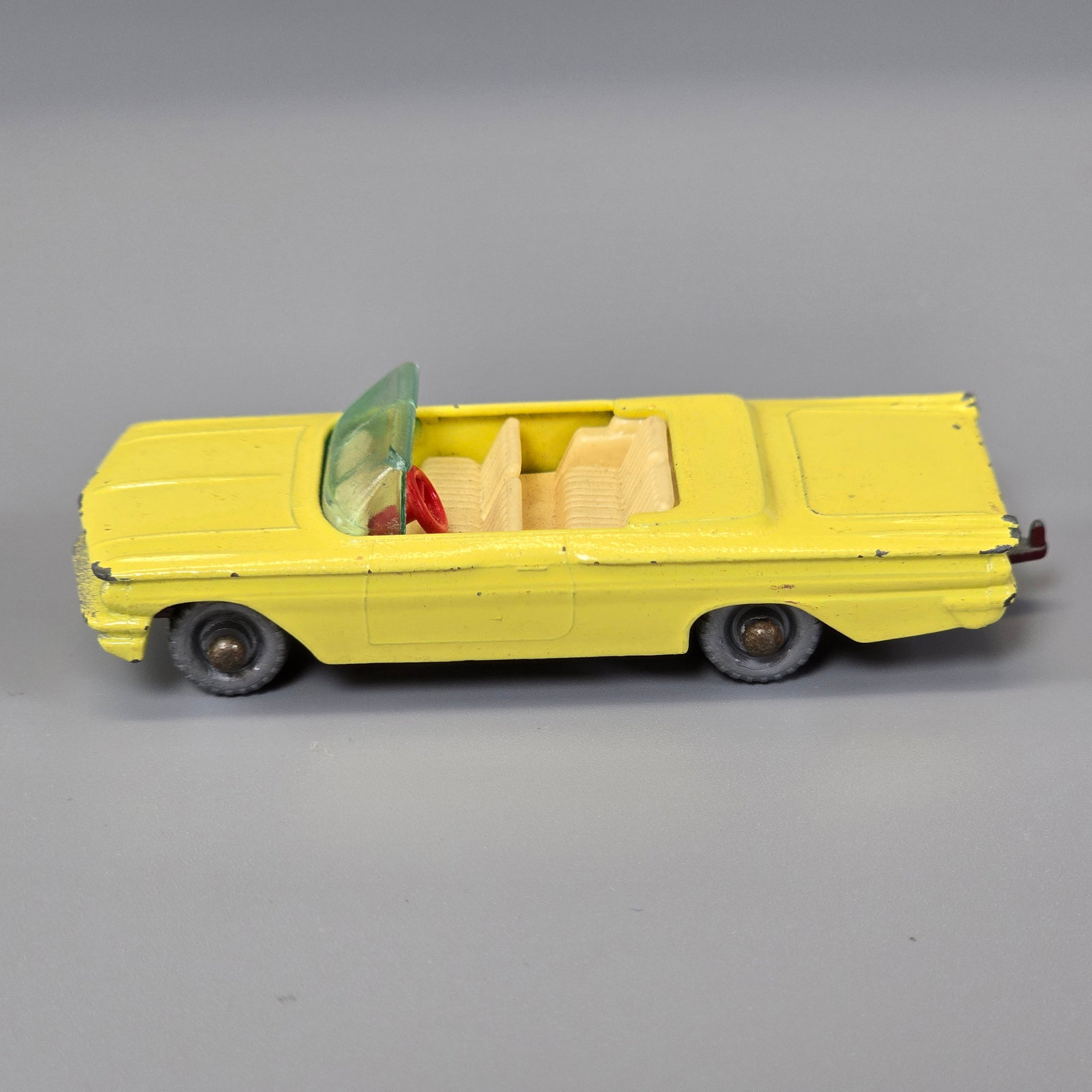 Lesney Matchbox Series Pontiac Convertible (1 of 7)