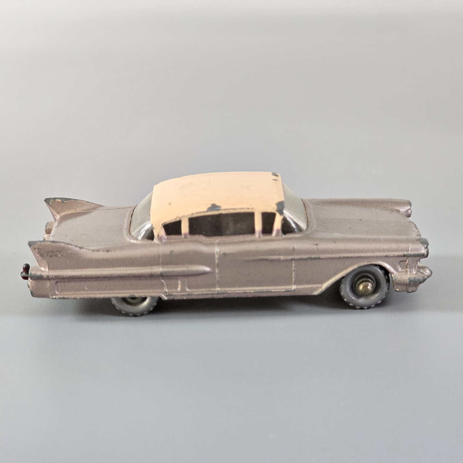 Lesney Matchbox series Cadillac Sixty Special (1 of 6)