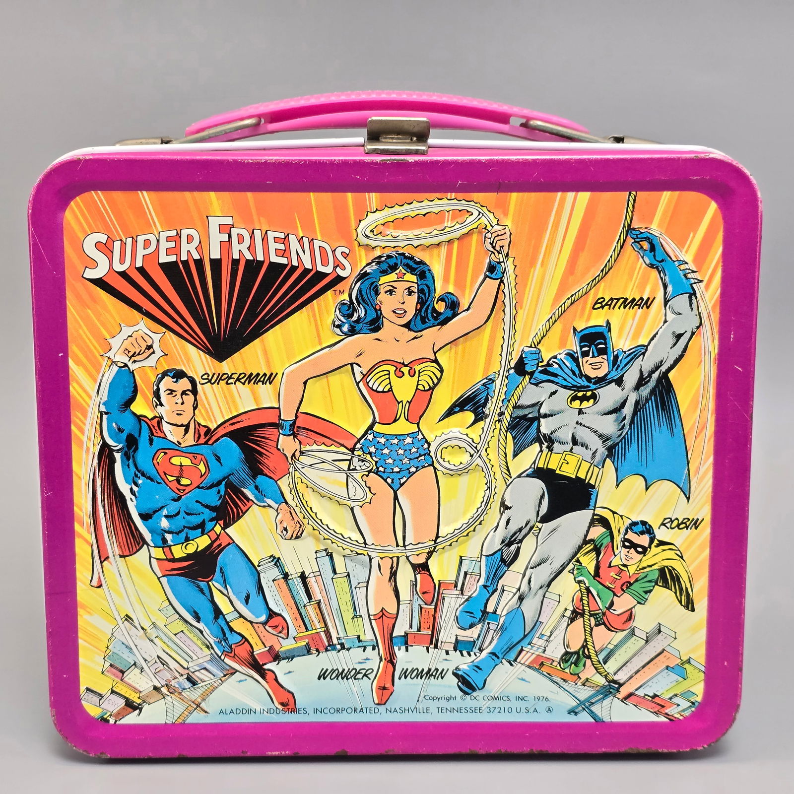 vintage 1976 DC Super Friends lunch box (1 of 6)