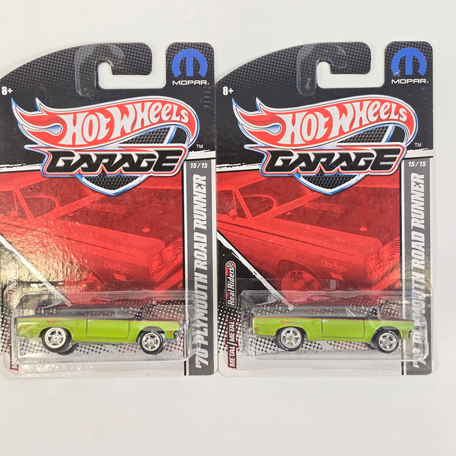 Hot Wheels Garage pair of 70Plymouth Roadrunners (1 of 6)