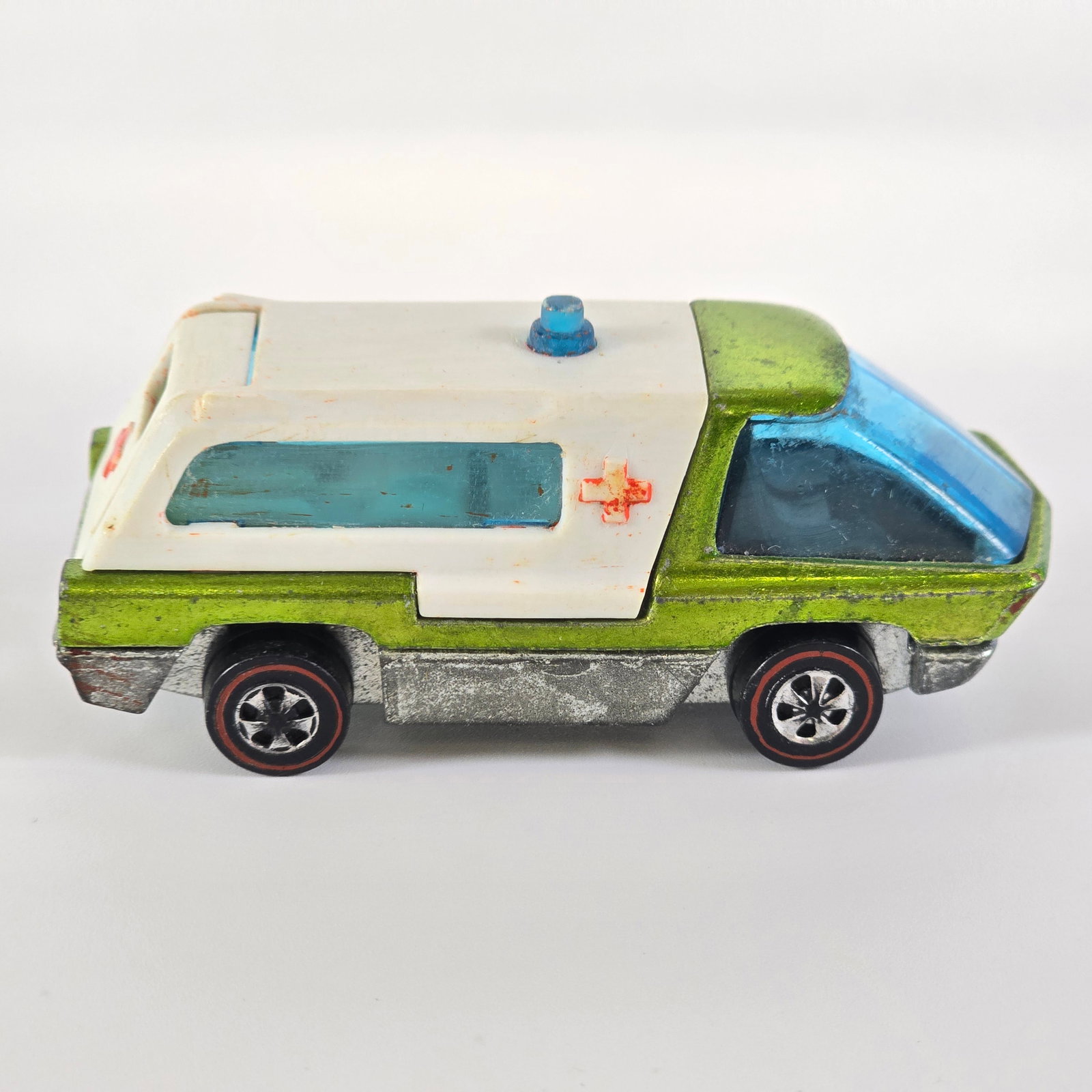 Hot Wheels Redline "The Heavyweights" Ambulance (1 of 6)