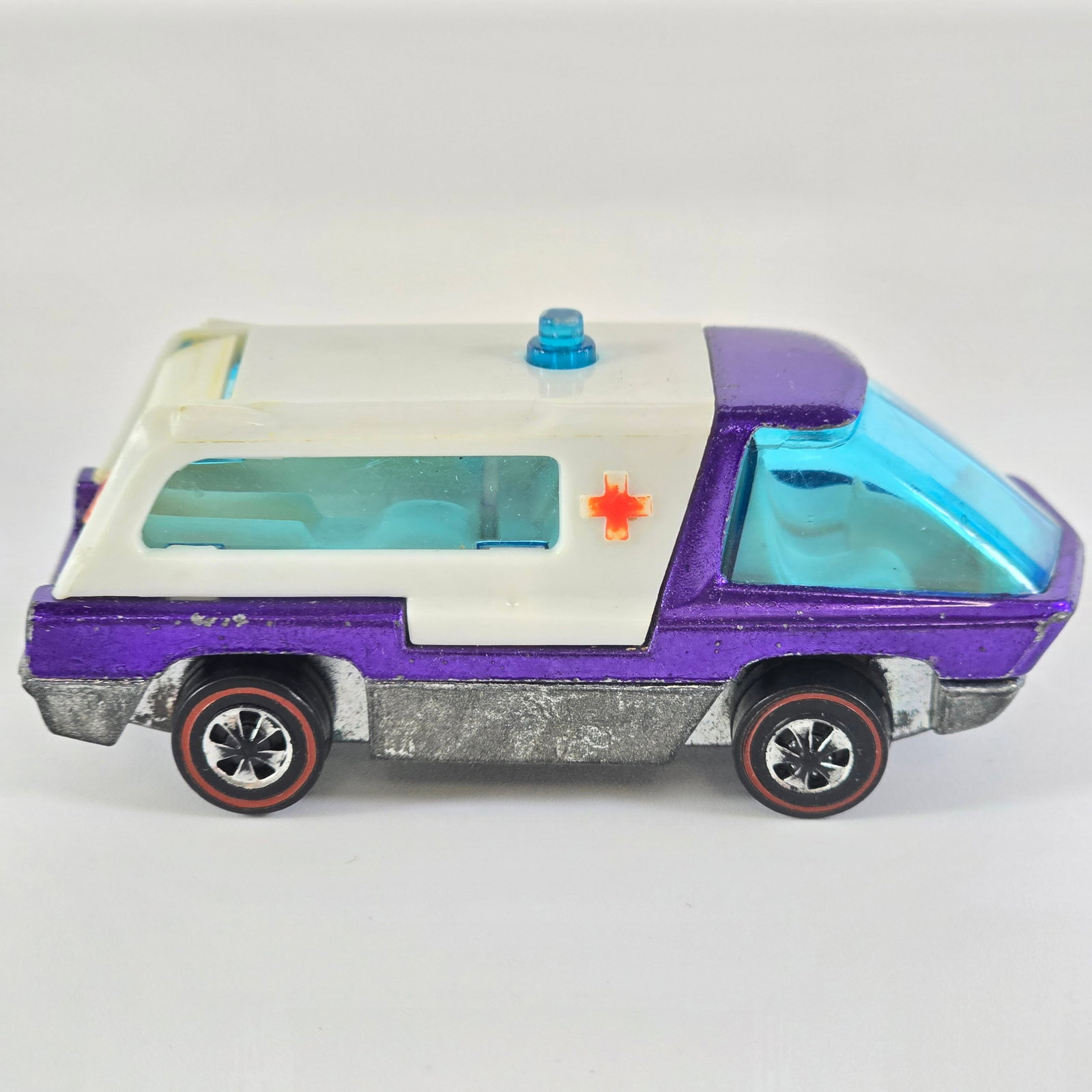 Hot Wheels Redline "The Heavyweights" Ambulance (1 of 10)