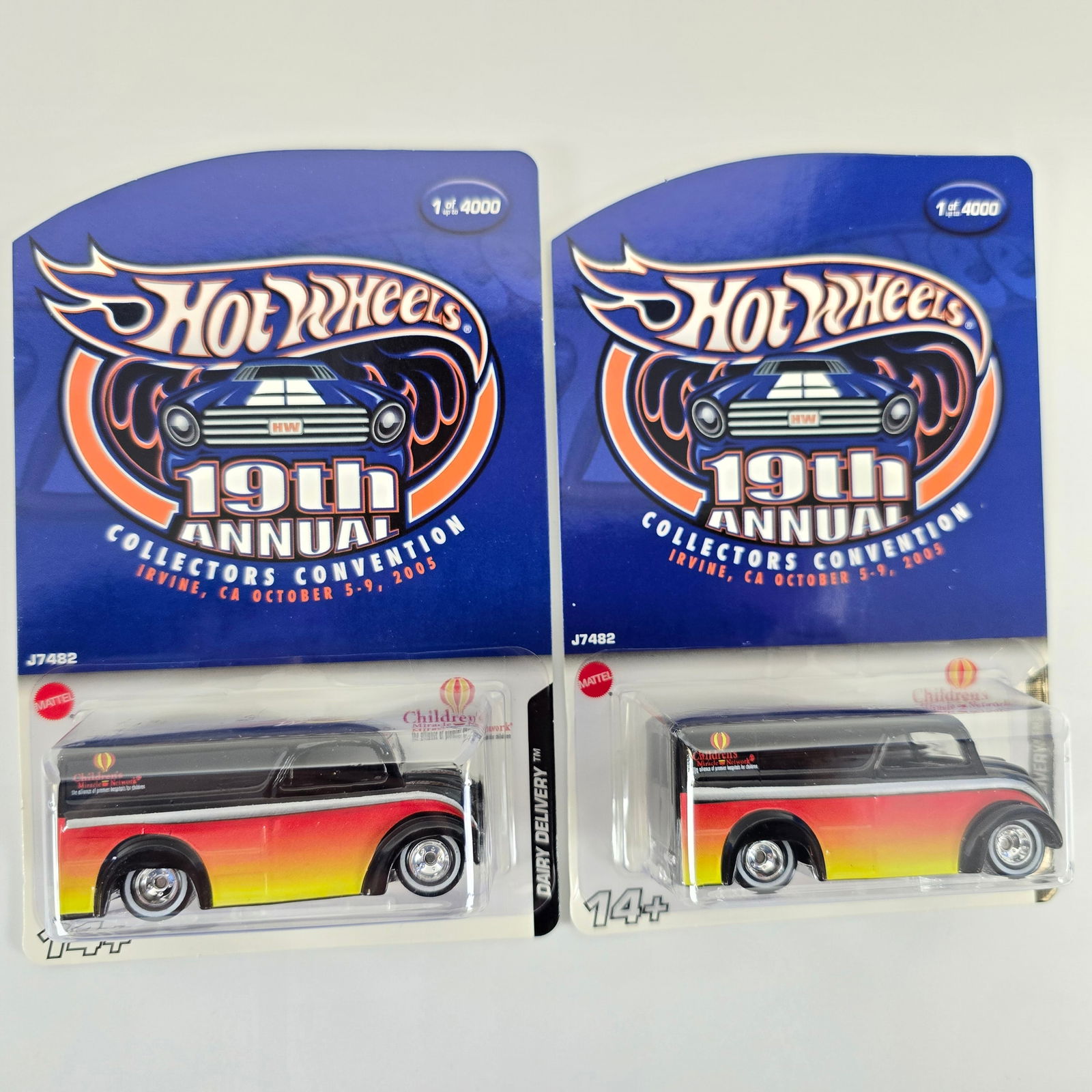 Hot Wheels Collectors Convention Delivery Pair (1 of 6)