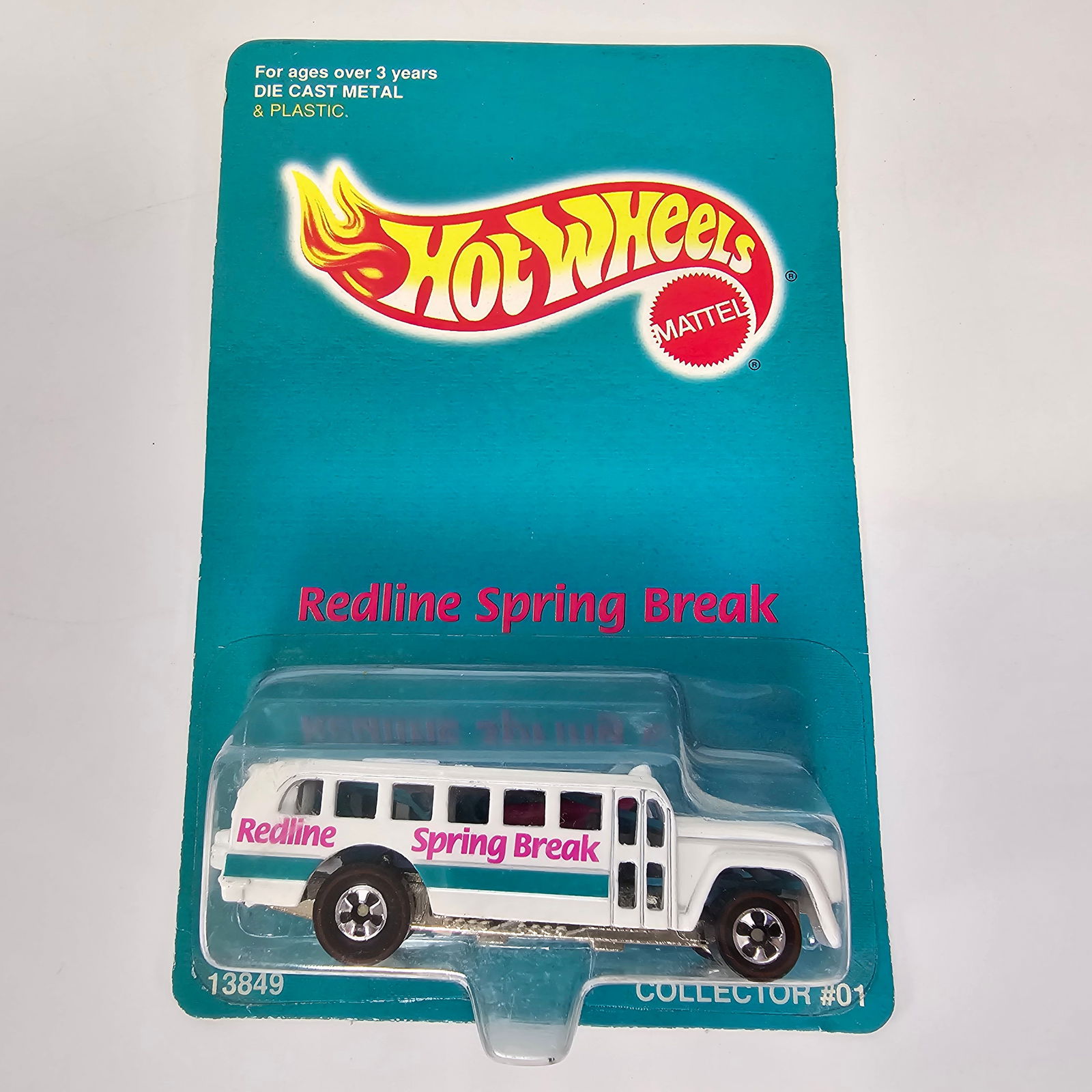 Hot Wheels LE Redline S'cool Bus (1 of 6)
