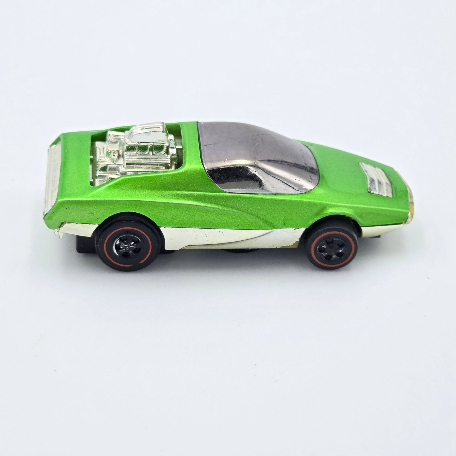 Sizzlers Hot-Head: 1971 Mattel Hot Wheels Sizzlers light green Hot Head Car: very good to excellent body color with a few minor scratches, most of the chrome is here with some missing on the front bumper, excellent whee