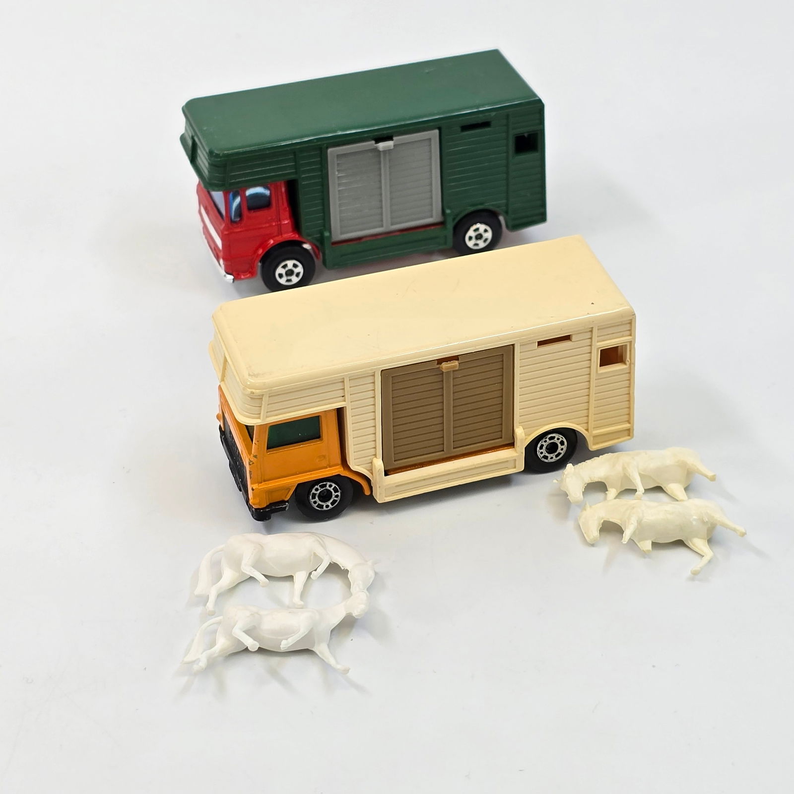 Lesnery Matchbox Horse Box Pair (1 of 10)