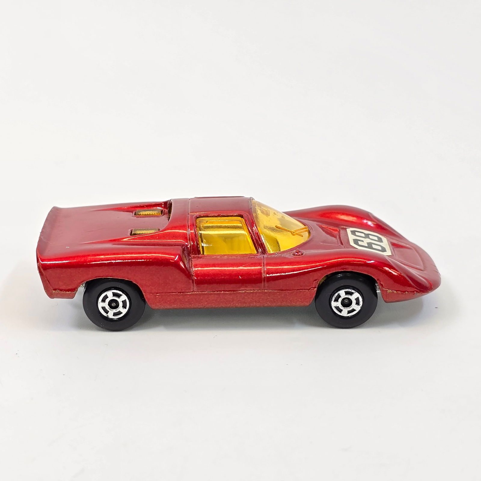 Lesney Matchbox SuperFast Porsche (1 of 6)