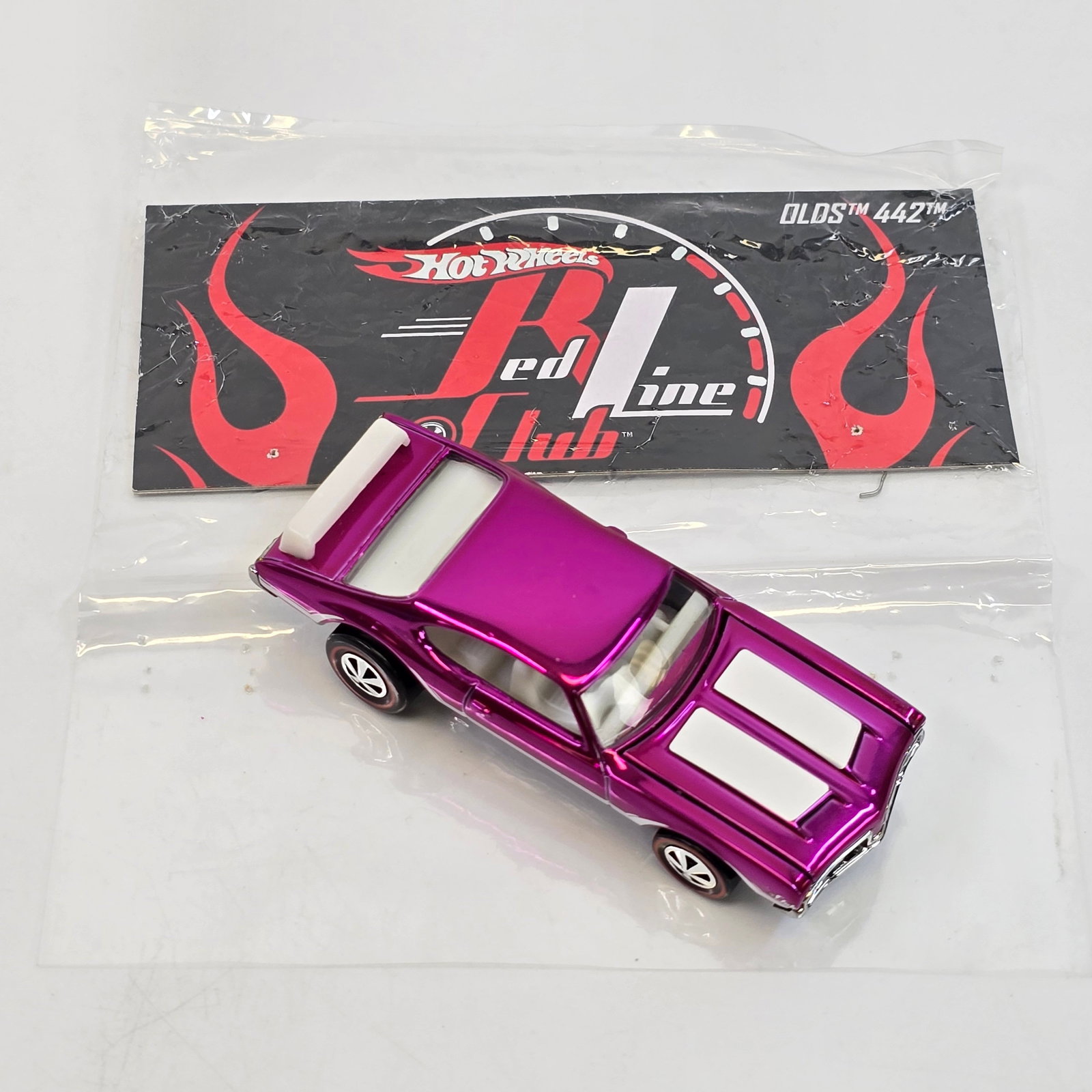 Hot Wheels Pink Party Olds 442 (1 of 7)