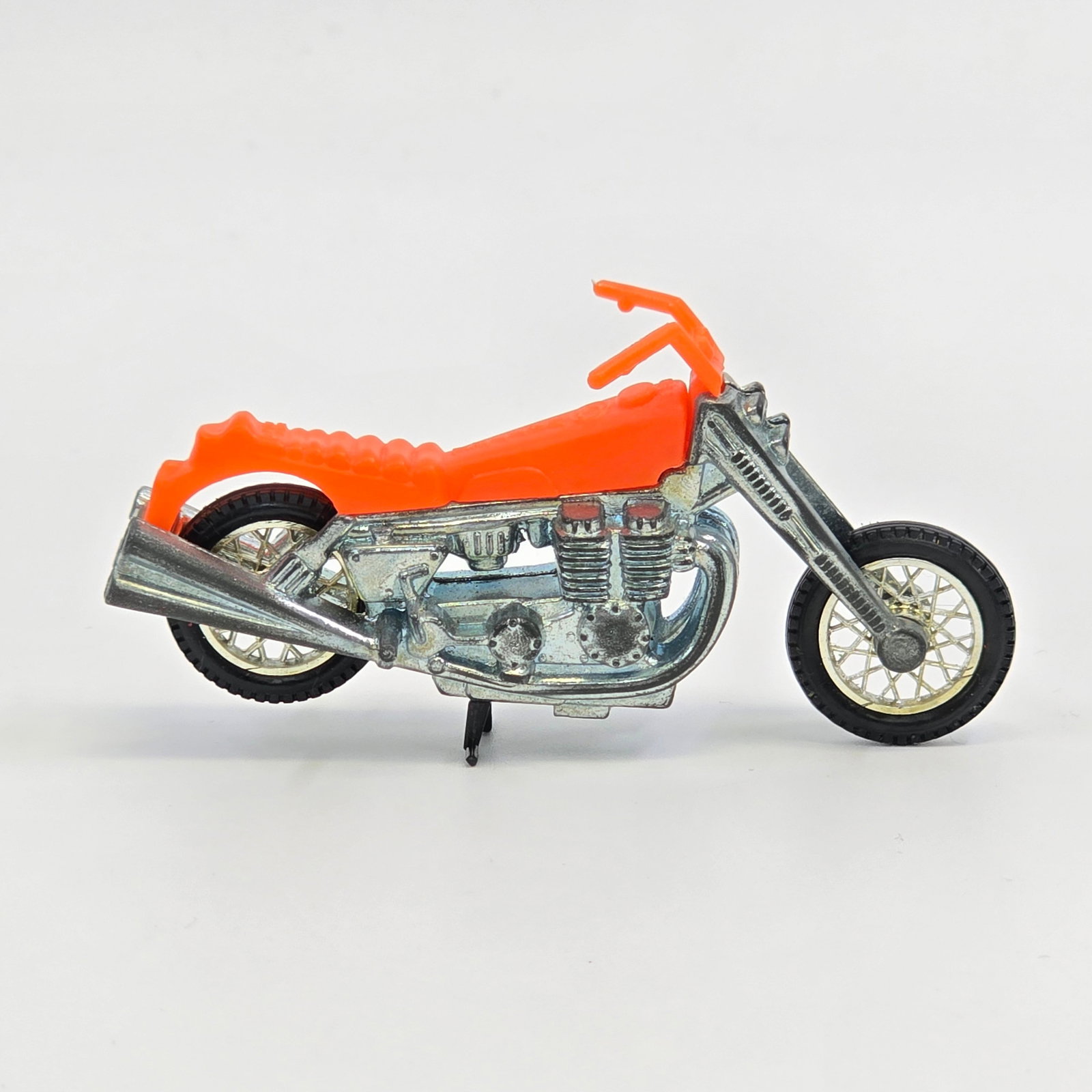Rrrumblers Road Hog: Rrrumblers Road Hog - Orange Bike is excellent with no issues of note, bright zamac all around, great rubber tires and excellent wheel chrome, intact kickstand.