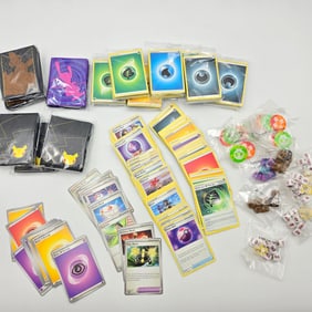 Pok?©mon cards and accessories