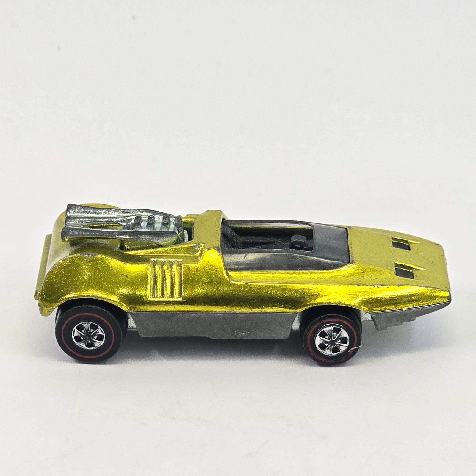 Hot Wheels Redline Peeping Bomb (1 of 7)