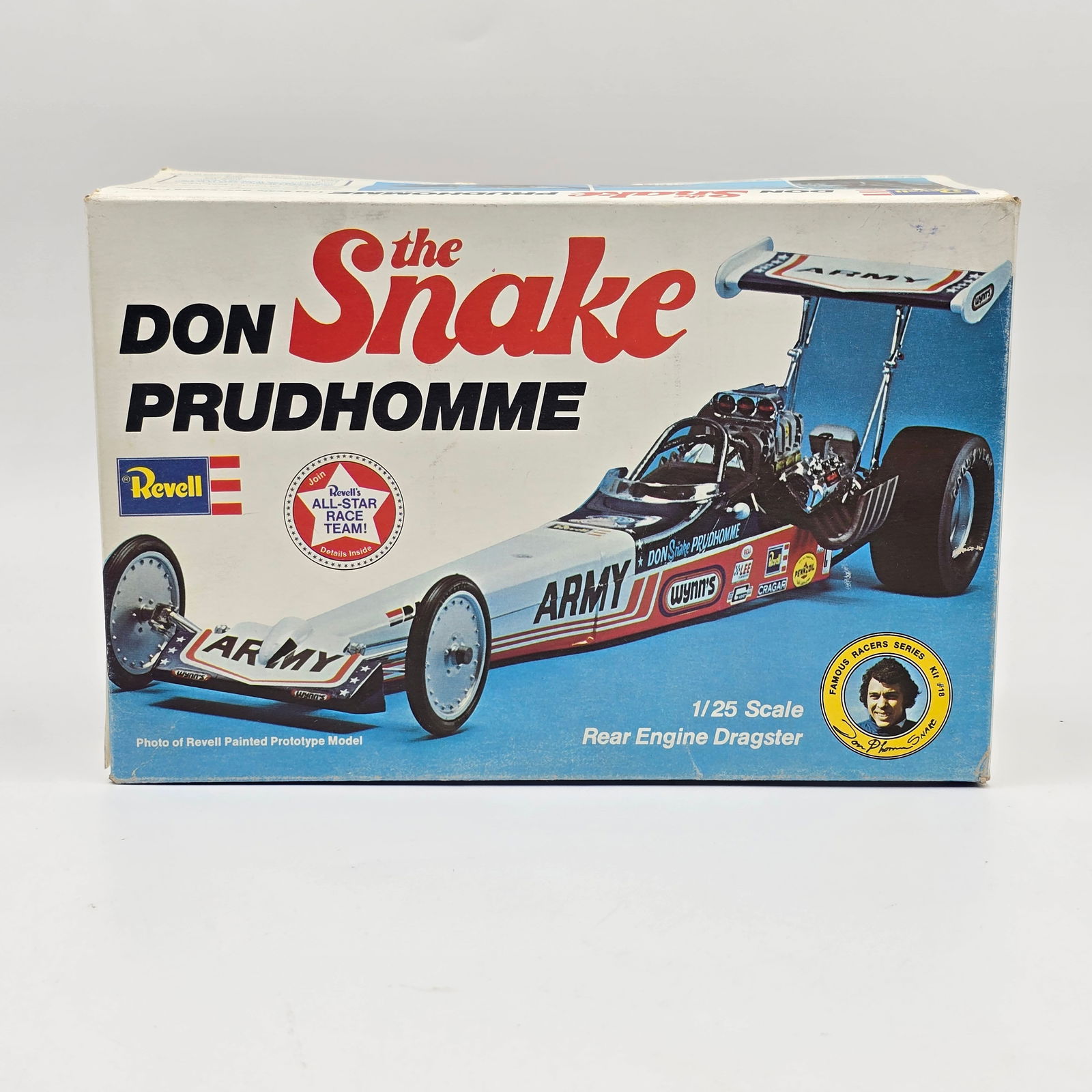 Don Prudhomme The Snake 1/25 Scale Model Kit H1464: Don Prudhomme The Snake 1/25 Scale Model Kit H1464. Box is open, looks to be in good condition despite minor edge wear. Kit was not assembled and comes with instructions and stickers. 